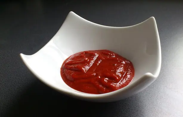 Foto von Türkisches Paprikamark Biber Salçası – fertig angerichtet