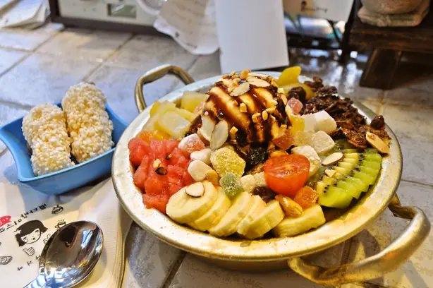 Foto von Koreanisches Patbingsu mit roten Bohnen – fertig angerichtet