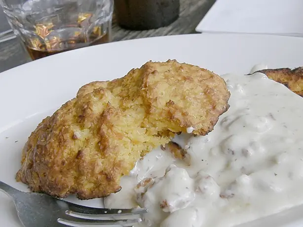 Foto von Amerikanische Buttermilch Biscuits – fertig angerichtet