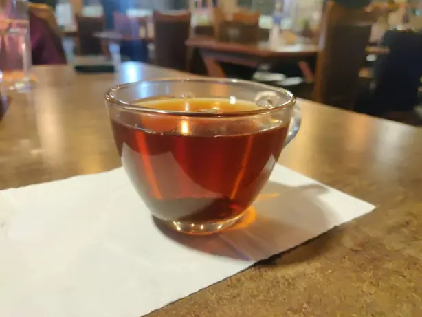 Foto von Englischer Schwarzer Tee klassisch – fertig angerichtet