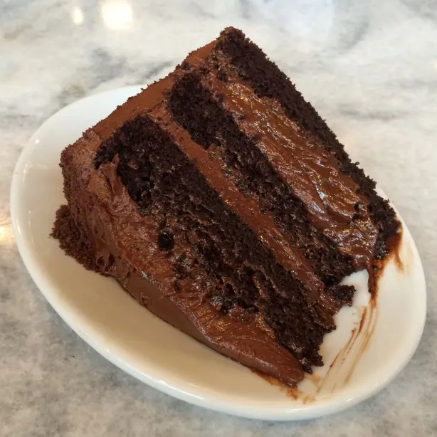 Foto von Brooklyn Blackout Kuchen – fertig angerichtet