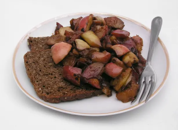 Foto von Dänisches Æbleflæsk klassisch – fertig angerichtet