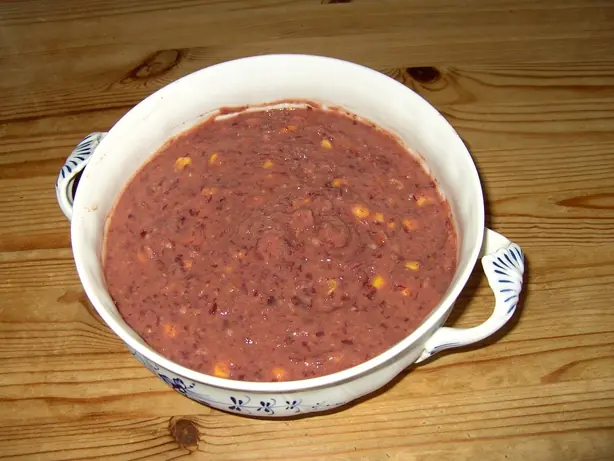 Foto von Bohnenmus mit Mais – fertig angerichtet