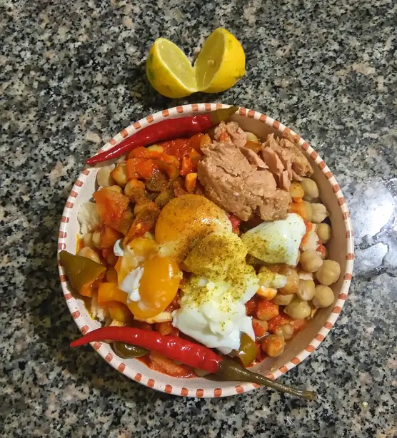 Foto von Tunesisches Lablabi Klassisch – fertig angerichtet