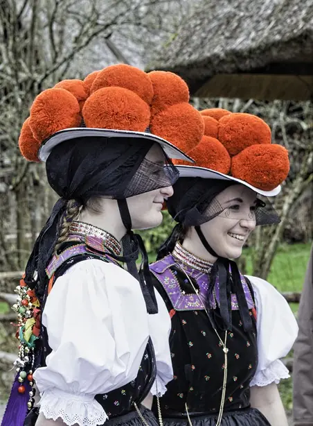 Foto von Klassische Schwarzwälder Kirschtorte – fertig angerichtet
