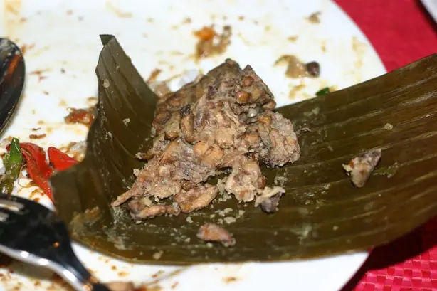 Foto von Javanisches Botok mit Peda-Fisch – fertig angerichtet