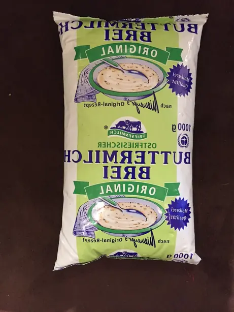 Foto von Ostfriesischer Buttermilchbrei – fertig angerichtet