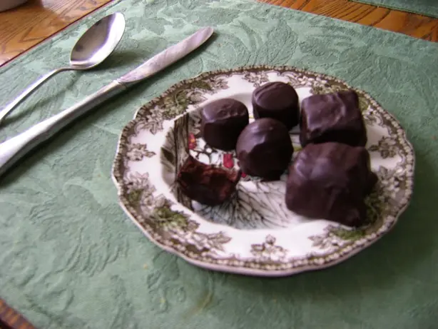 Foto von Kentucky Bourbon Balls klassisch – fertig angerichtet