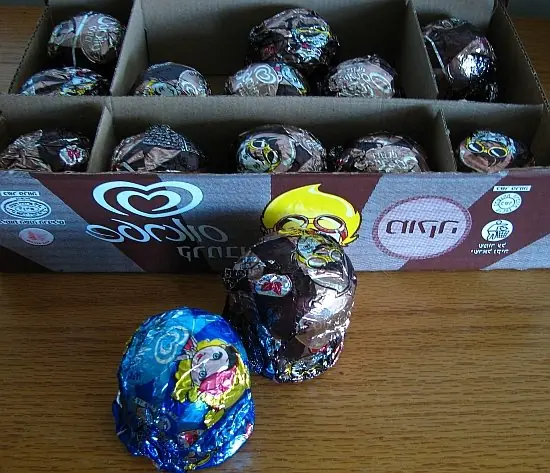 Foto von Klassische Dänische Flødeboller – fertig angerichtet