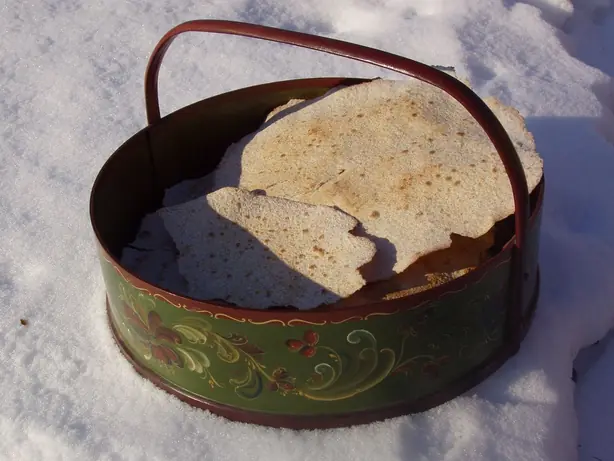 Foto von Norwegisches Flatbrød klassisch – fertig angerichtet