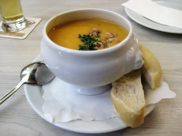 Foto von Klassisches Nordseekrabben-Brot – fertig angerichtet