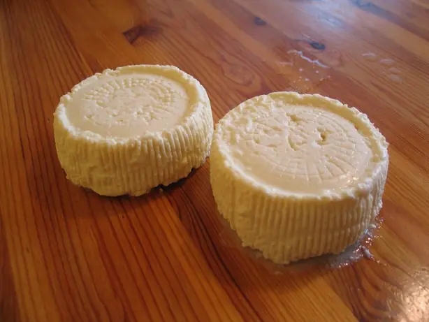 Foto von Corsisches Brocciu-Omelett – fertig angerichtet