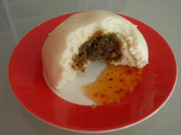 Foto von Niederländische Bapao klassisch – fertig angerichtet