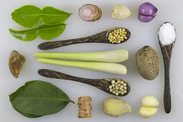 Foto von Indonesische Rawon Suppe Klassisch – fertig angerichtet