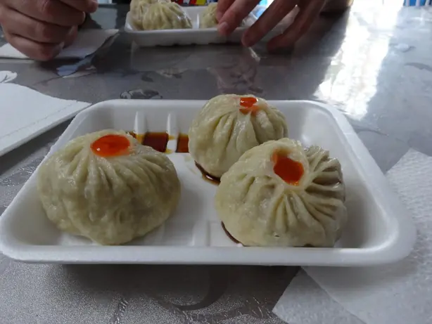 Foto von Burjatische Buuz Klassisch – fertig angerichtet