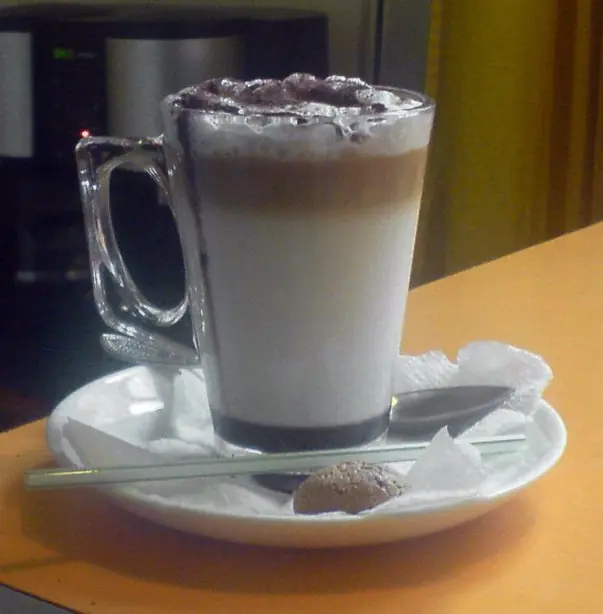 Foto von Caffè Mocha Klassisch – fertig angerichtet