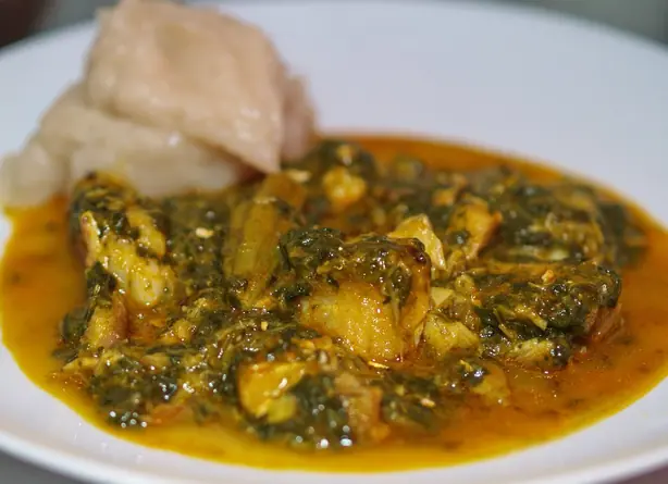 Foto von Moamba de Galinha – fertig angerichtet