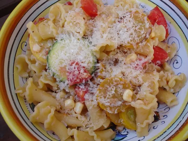 Foto von Italienische Campanelle mit Pilzrahm – fertig angerichtet