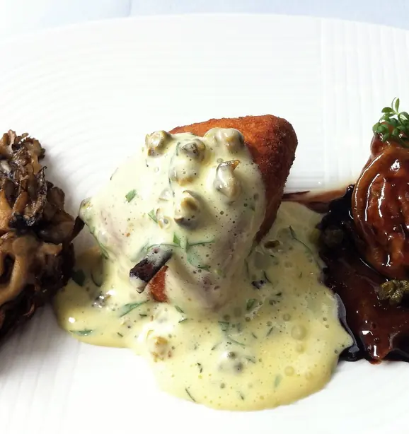 Foto von Sauce Mousseline klassisch – fertig angerichtet