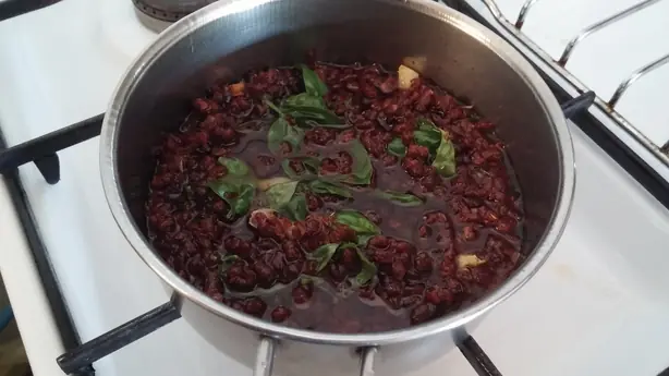 Foto von Sizilianisches Tomatenpesto Capuliato – fertig angerichtet