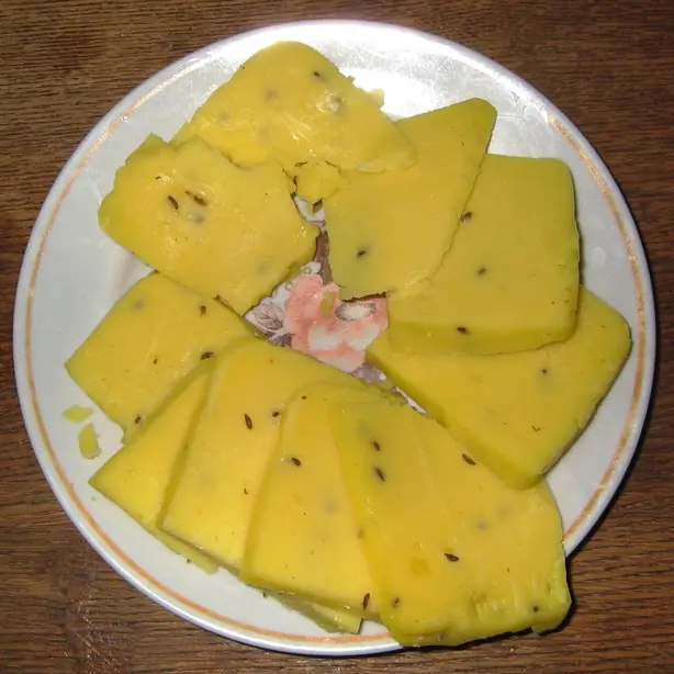 Foto von Lettische Graue Erbsen mit Speck – fertig angerichtet