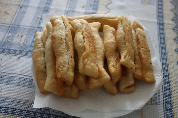 Foto von Asturianische Casadiellas (Nussgebäck) – fertig angerichtet