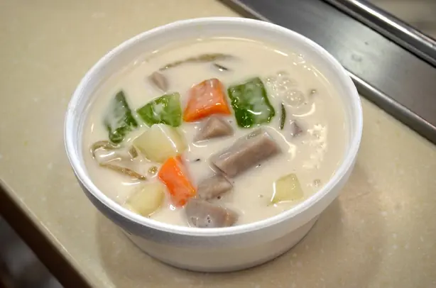 Foto von Vietnamesische Süßsuppe Chè Bà Ba – fertig angerichtet