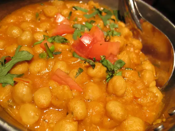 Foto von Punjabi Chana Masala klassisch – fertig angerichtet