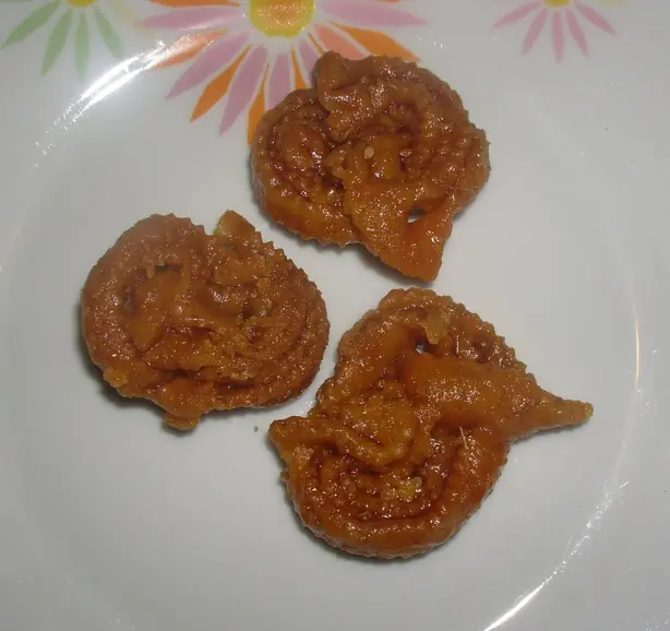 Foto von Marokkanische Chebakia Klassisch – fertig angerichtet