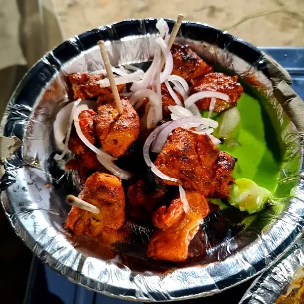 Foto von Klassisches Chicken Tikka Masala – fertig angerichtet