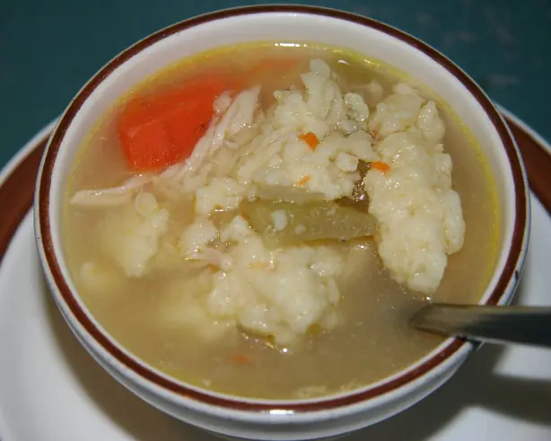 Foto von Südstaaten Chicken and Dumplings – fertig angerichtet