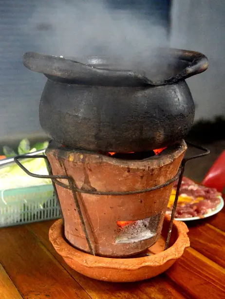 Foto von Thailändischer Chim Chum Hot Pot – fertig angerichtet