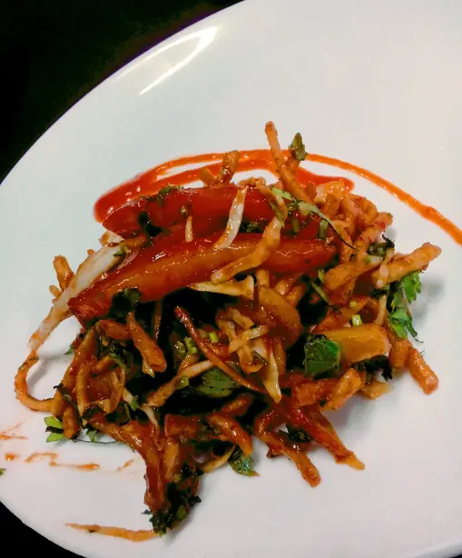 Foto von Mumbaier Chinese Bhel – fertig angerichtet