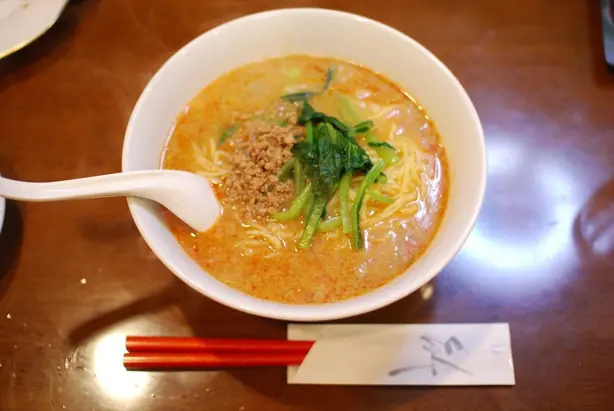 Foto von Klassisches Sichuan Zhacai mit Schweinefleisch – fertig angerichtet