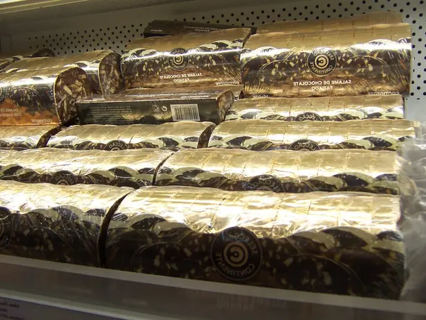 Foto von Italienische Schokoladensalami Klassisch – fertig angerichtet