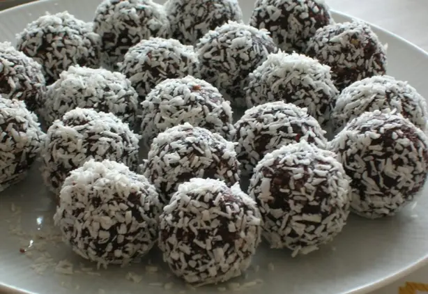 Foto von Schwedische Chokladbollar Klassisch – fertig angerichtet