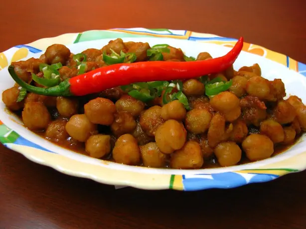 Foto von Indisches Chana Masala klassisch (2) – fertig angerichtet