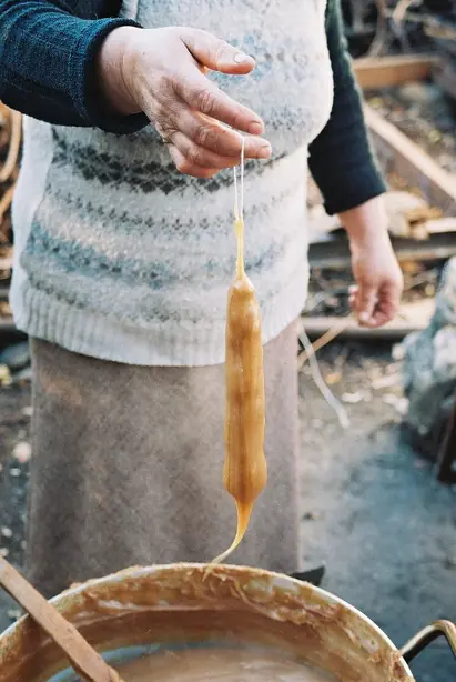Foto von Klassische Georgische Churchkhela – fertig angerichtet