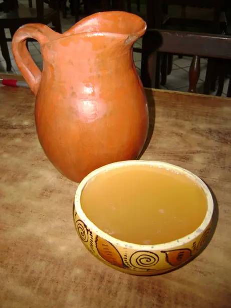 Foto von Peruanisches Maisbier Chicha de Jora – fertig angerichtet