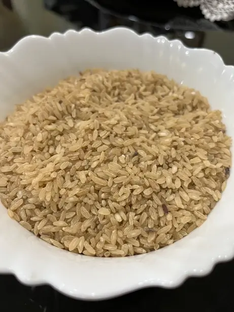 Foto von Assamesischer Boka Chaul – weicher Parboiled-Reis – fertig angerichtet