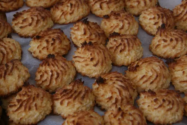 Foto von Lateinamerikanische Cocadas klassisch (3) – fertig angerichtet