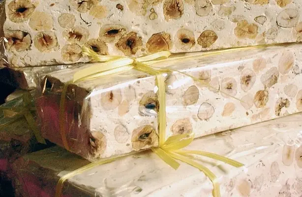 Foto von Klassische Italienische Cupeta – fertig angerichtet