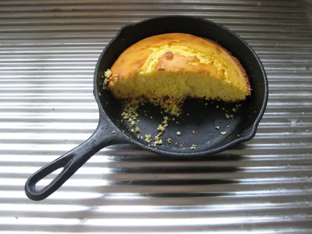 Foto von Klassisches Südstaaten Cornbread (4) – fertig angerichtet