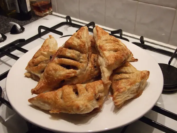 Foto von Klassische Coventry Godcakes – fertig angerichtet