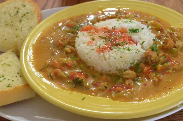 Foto von Original Cajun Crawfish Étouffée – fertig angerichtet
