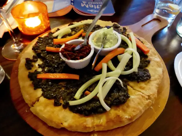 Foto von Maltesischer Kanincheneintopf Stuffat tal-Fenek – fertig angerichtet