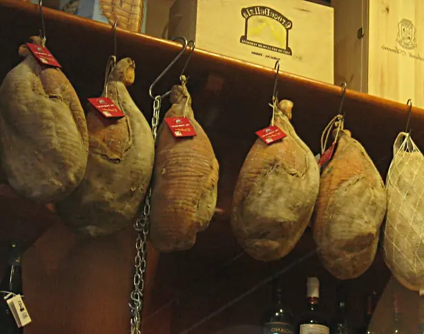 Foto von Italienischer Culatta Schinken – fertig angerichtet