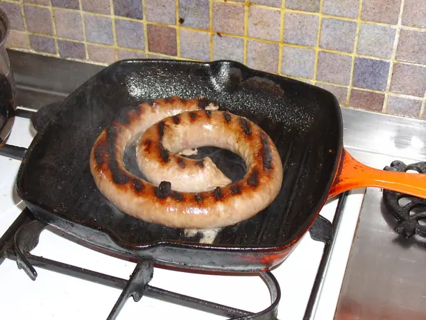 Foto von Klassische Cumberland Wurst – fertig angerichtet