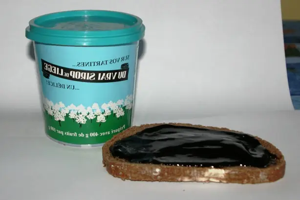 Foto von Belgischer Lütticher Sirup klassisch – fertig angerichtet