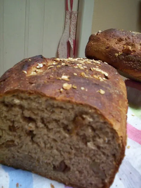 Foto von Schottisches Dattel-Walnuss-Brot – fertig angerichtet